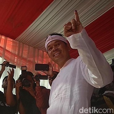 Akhirnya Muncul, Sosok Diduga Istri Baru Dedi Mulyadi Akrab dengan Anak Anne Ratna