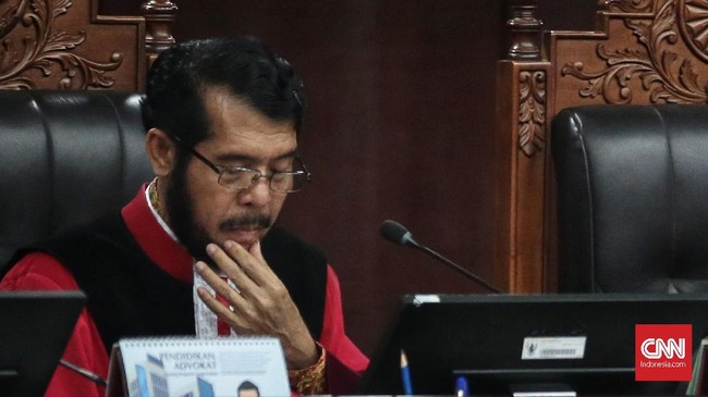 Mahkamah Konstitusi hari ini menolak permohonan pengujian Pasal 458 ayat (6) UU Pemilu terkait pendampingan advokat untuk penyelenggara pemilu yang digugat.