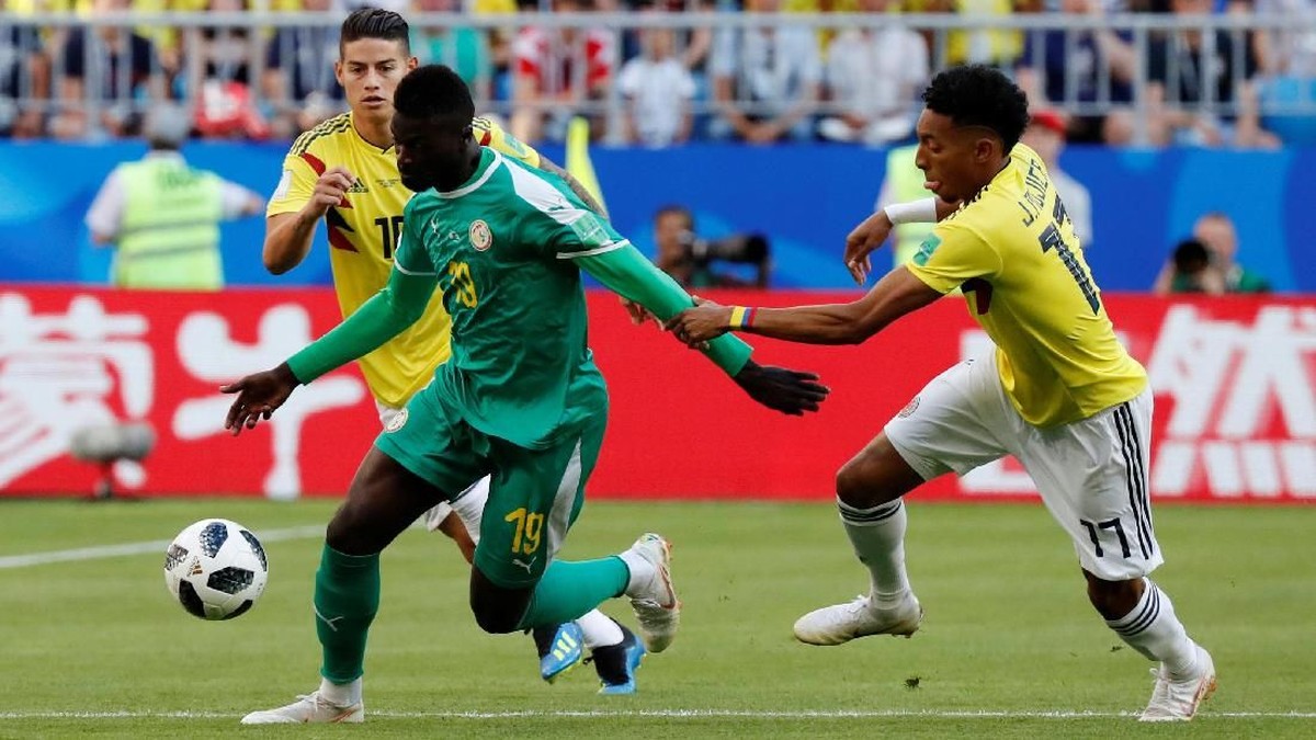 FOTO: Gol Yerry Mina Jegal Senegal di Piala Dunia 2018