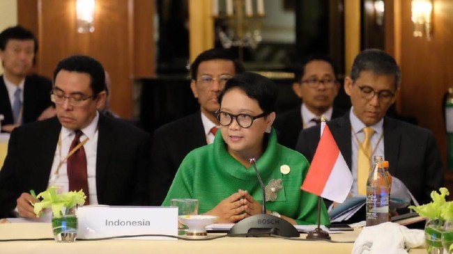 Indonesia membantu perjuangan rakyat Palestina, lewat penguatan kapasitas senilai US$2 juta (sekitar Rp28,4 miliar).