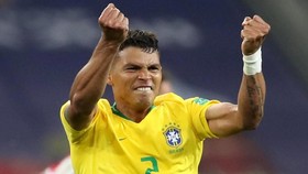 Bukan Lini Depan, Pertahanan Brasil yang Mengerikan