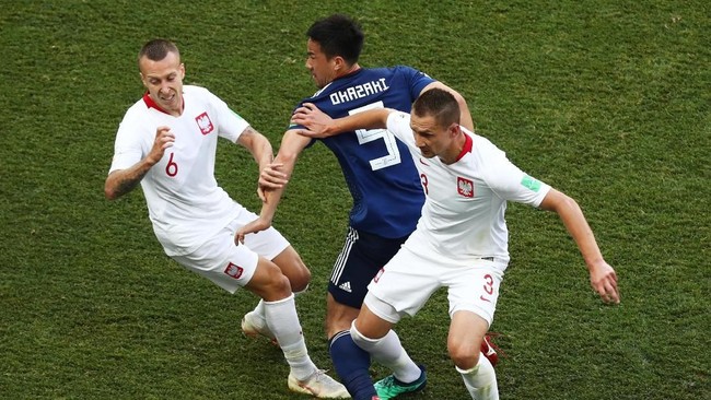 Duel timnas Jepang vs Polandia untuk sementara imbang tanpa gol di babak pertama pada laga terakhir Grup H Piala Dunia 2018 di Volgograd Arena.