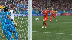 VIDEO: Gol Bunuh Diri Lucu Buat Swiss Imbang Lawan Kosta Rika