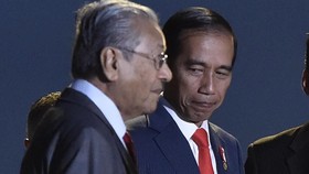 img-title Jokowi dan Mahathir Mohammad Surati Uni Eropa Terkait Sawit