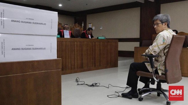 Direktur Utama PT Quadra Solution Anang Sugiana Sudihardjo dijatuhi vonis enam tahun penjara dan denda Rp1 miliar dalam kasus korupsi e-KTP.