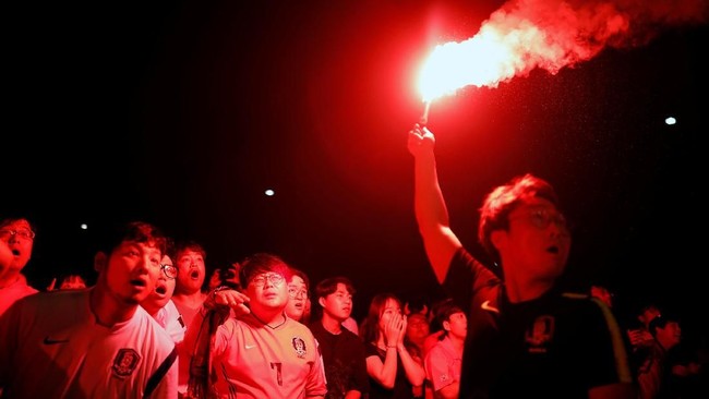 FOTO: Tangisan Pendukung Sang Juara Bertahan