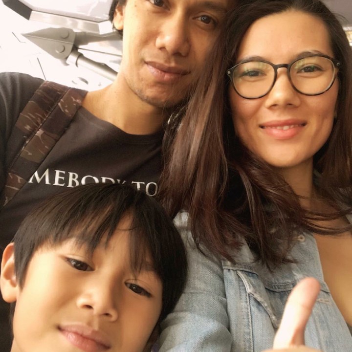 <p>Eross dan Sarah kini dikaruniai satu anak yang dipanggil Pitu. (Foto: Instagram/erosscandra)</p>