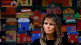Melania Trump Temui Anak Imigran yang Terpisah dari Keluarga