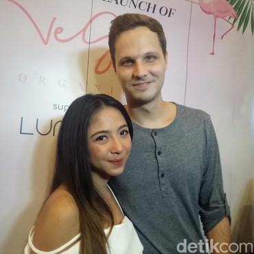 Nikahi Artis Indonesia, 3 Bule Ini Pilih Jadi Mualaf