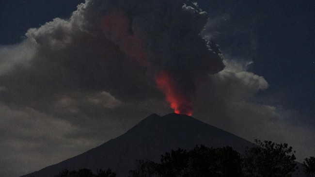 Dari data sesimograf di Pos Pemantauan Gunung Agung erupsi kali ini berdurasi selama 8 menit 56 detik dengan amplitudo maksimum 24 mm.