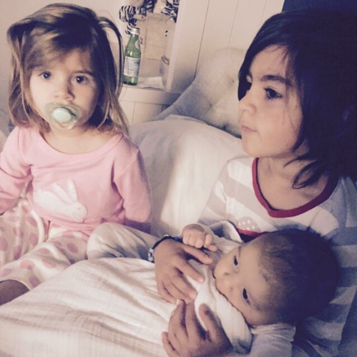 <p>Mereka adalah Mason Dash Disick, Penelope Scotland Disick, dan Reign Aston Disick. Nggemesin banget ya kakak-adik ini? (Foto: Instagram/kourtneykardash)</p>
