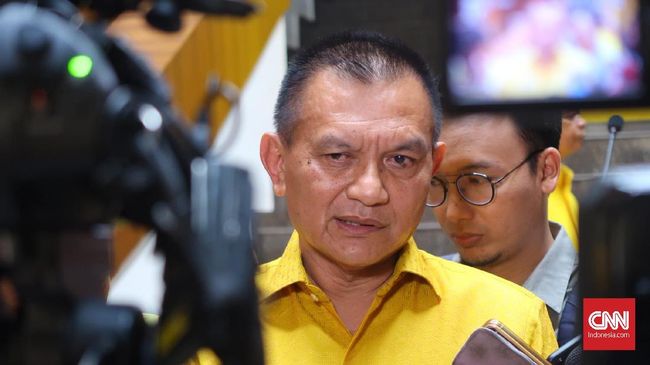 Terjaring OTT KPK, Bowo Sidik Dipecat dari DPP Partai Golkar Partai Golkar memberhentikan kadernya yang terjaring Operasi Tangkap Tangan (OTT) KPK, Bowo Sidik Pangerso, dari kepengurusan DPP Partai Golkar.
