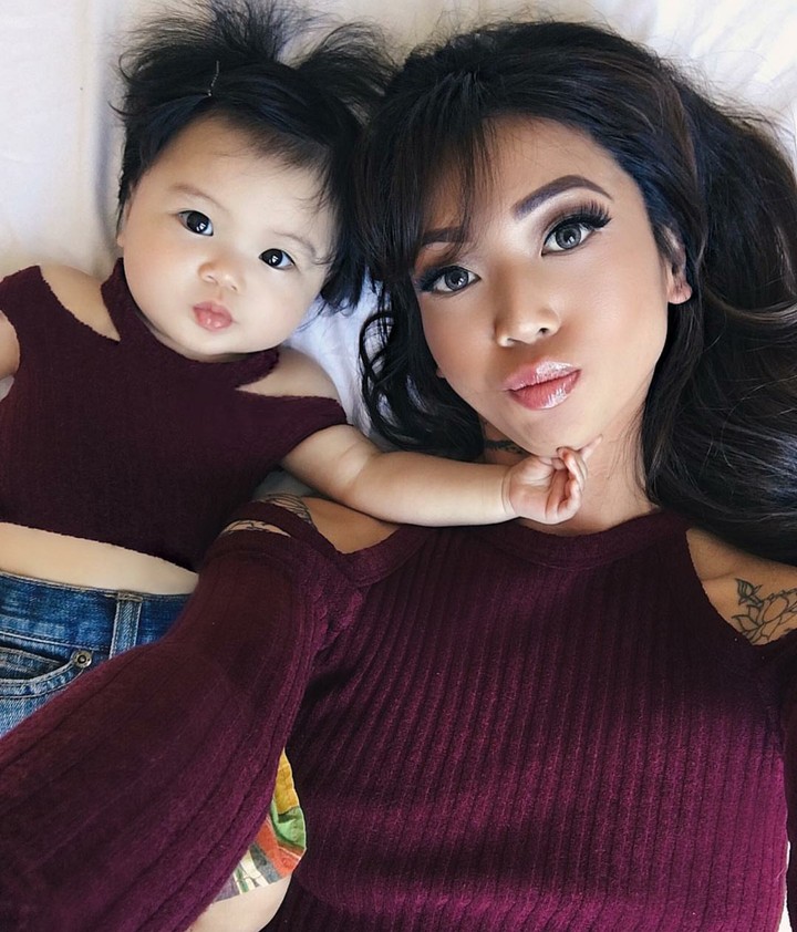 Cute Abis! Wefie Ibu dan Anak yang Pakai Baju Kembaran