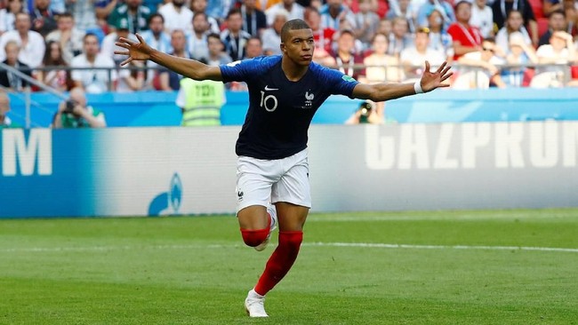 Penyerang bernomor punggung 10 milik timnas Prancis, Kylian Mbappe menjadi buah bibir netizen berkat dua golnya ke gawang timnas Argentina, Sabtu (30/6).