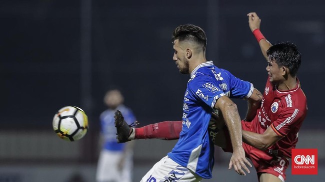 Mario Gomez menegaskan duel Persib lawan Persija bukan hanya sekadar duel penuh gengsi, melainkan duel penting untuk mengamankan tiga poin.