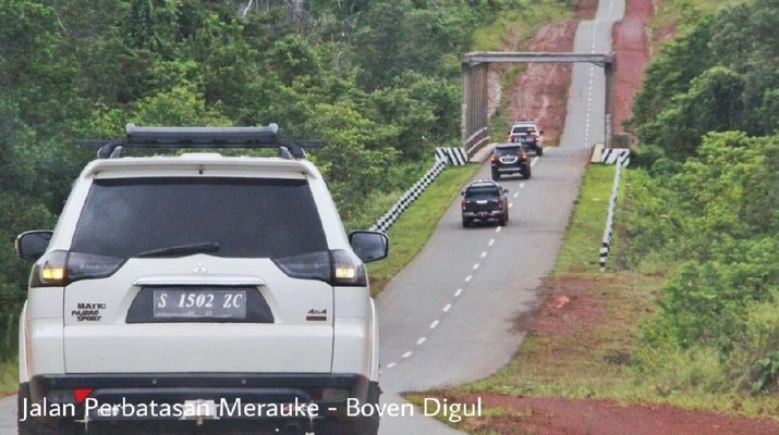 Beberapa proyek jalan dan jembatan yang dibiayai SBSN adalah pembangunan Jalan Akses Bandara Kertajati, Fly Over (FO) Gombong, Jalan Tol Solo-Kertosono yang menjadi porsi Pemerintah, Jembatan Musi IV, Jalan Nasional Sofi-Wayabula, Jalan Nasional Tapan-Batas Bengkulu, pembangunan jalan perbatasan di Provinsi NTT, pembangunan jalan trans dan perbatasan Papua, dan pembangunan jalan perbatasan Kalimantan Barat. (Biro Komunikasi Publik Kementerian PUPR)