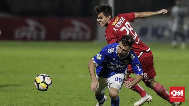 Persib Bandung unggul 2-0 atas Sriwijaya FC dalam lanjutan kompetisi Liga 1 2018 di Stadion Gelora Bandung Lautan Api, Sabtu (4/8).