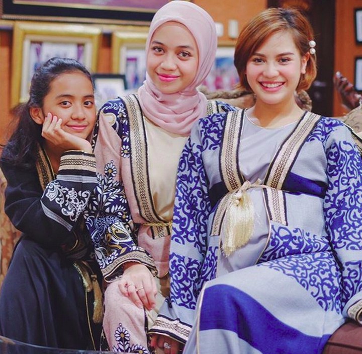 Usia kandungannya udah memasuki trimester ketiga. Tapi, penyanyi Mytha Lestari makin cantik!