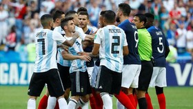 FOTO : Prancis Bikin Argentina Angkat Koper dari Rusia