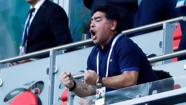 FIFA menilai legenda Argentina Diego Maradona tak pantas mengomentasi wasit laga Inggris vs Kolombia, Mark Geiger, yang disebutnya tak adil kepada Kolombia.