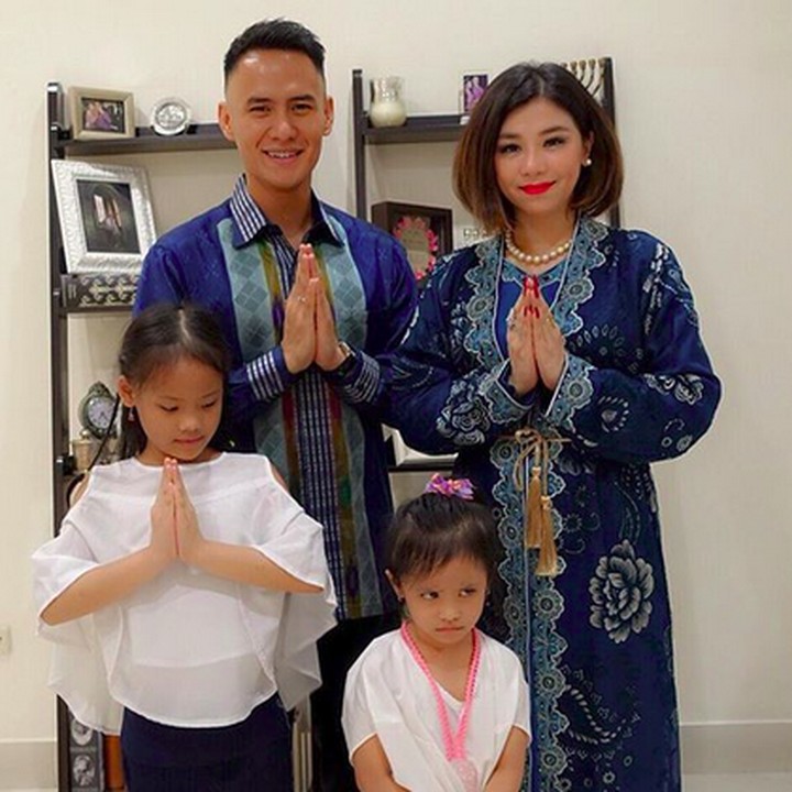 <p>Selamat Hari Raya Idul Fitri. Mohon maaf lahir dan batin ya! (Foto: Instagram/ @chachasitohang)  </p>