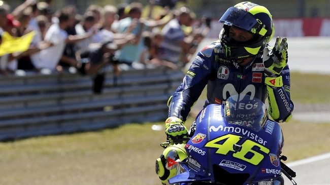 Valentino Rossi mengaku masih tidak mengerti memiliki bejibun penggemar di seluruh dunia yang tetap setia mendukung pebalap Movistar Yamaha itu.