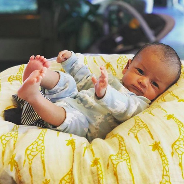 <p>Miles lahir di tanggal 17 Mei lalu. Di usianya yang sudah lebih dari satu bulan Miles makin lucu dan nggemesin. Setuju, Bun? (Foto: Instagram/ @chrissyteigen)</p>