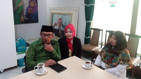 Temui Guru yang Dipecat, Ridwan Kamil Ucapkan Terima Kasih