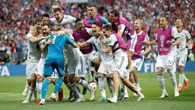 FOTO: Drama Adu Penalti Spanyol vs Rusia
