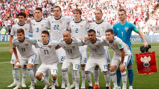 Dokter timnas Rusia Eduard Bezuglov mengakui sejumlah pemain tim menggunakan Amonia untuk memacu semangat saat bertanding, bukan sebagai doping.
