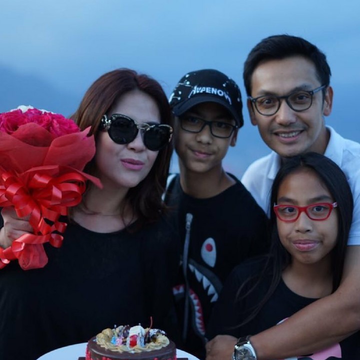 <p>Bahagia selalu ya Gunawan dan keluarga. (Foto: Instagram/gunawan_sudrajat_real)</p>