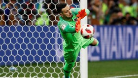 Subasic Jago Adu Penalti, Lloris Tangkas 90 Menit