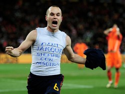 Andres Iniesta Umumkan Pensiun