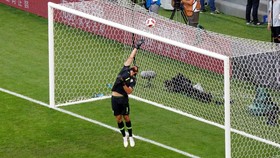 Direktur AS Roma Bela Penjualan Alisson Becker ke Liverpool