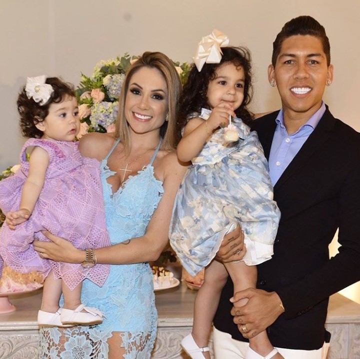 <p>Hmm, Ayah Firmino paling ganteng nih, hi-hi. (Foto: Instagram @larissa_peereira)</p>