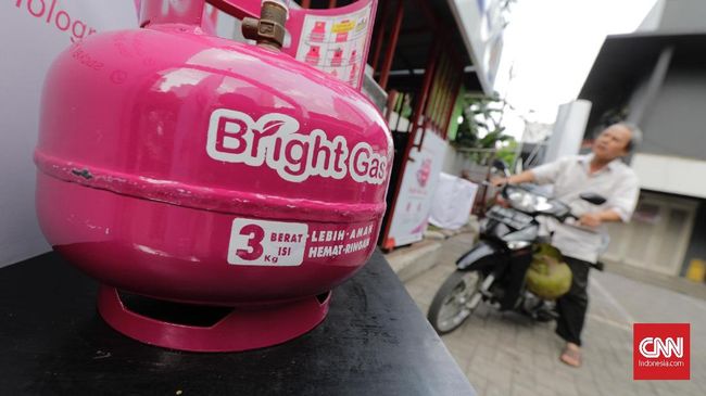 Pertamina Tukar Tabung Gas Biru 12 Kg ke Bright Gas Pink PT Pertamina (Persero) menukar seluruh tabung gas Elpiji 12 kg berwarna biru ke tabung Bright Gas warna merah muda.
