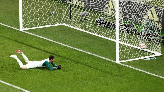 Kepastian Thibaut Courtois bergabung ke Real Madrid disambut kehadiran meme-meme lucu di dunia maya.