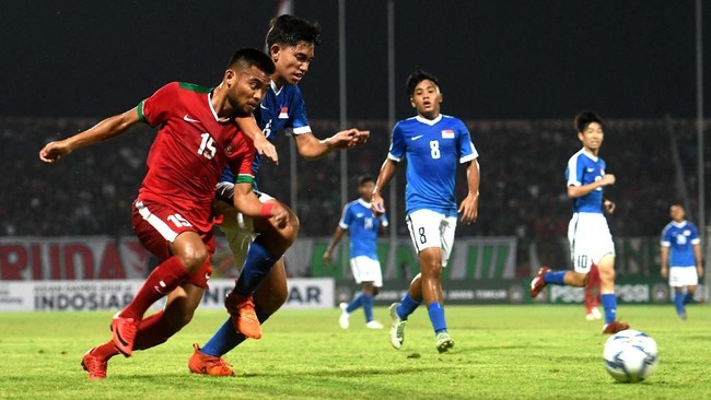 Timnas Indonesia U-19 memantapkan posisi puncak klasemen usai mengalahkan Filipina U-19 dengan skor 4-1 pada laga ketiga Grup A Piala AFF U-19 2018.