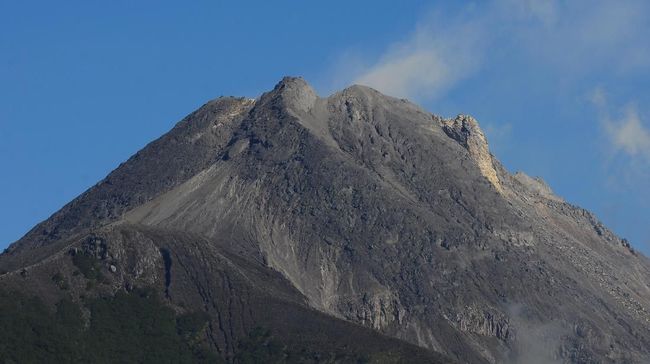 Turis yang masih ingin berwisata di Gunung Merapi diminta mengunduh aplikasi 'Jarak Aku dan Merapi' serta meningkatkan kesiagaan evakuasi.