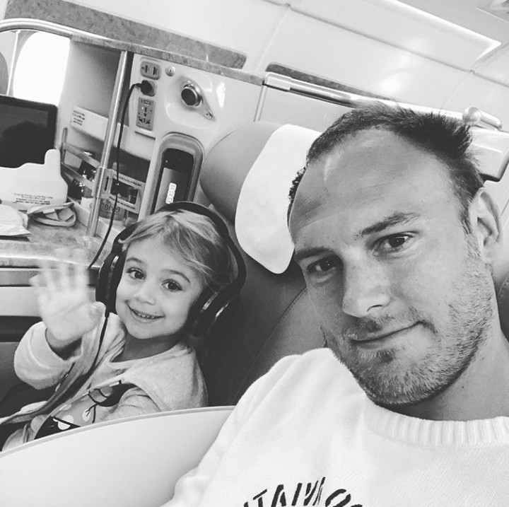 <p>Hore! Traveling bareng ayah. (Foto: Instagram @granqvistandreas)</p>