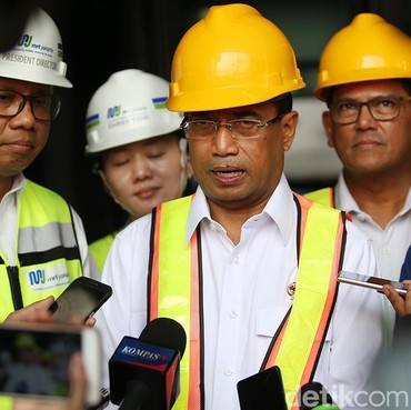 Menteri Perhubungan Budi Karya Positif Corona