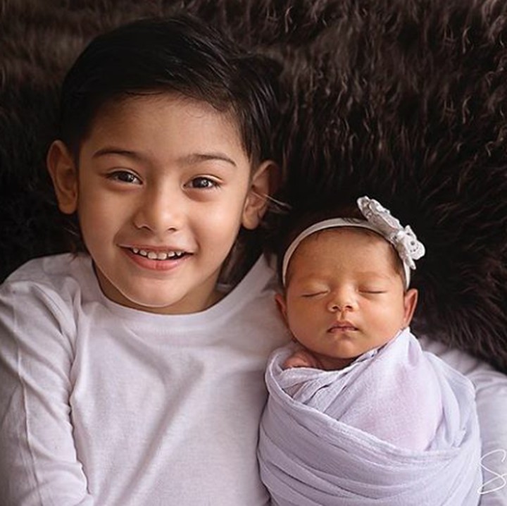 <p>Bersama Bang Faaz yang akan selalu melindungi Eijaz sampai besar nanti. He-he-he. (Foto: Instagram @queeneijazslofareal)</p>