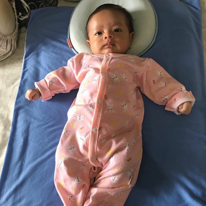 <p>Pakai baju warna pink, Baby Eijaz makin cantik. (Foto: Instagram @fairuzrafiq)</p>