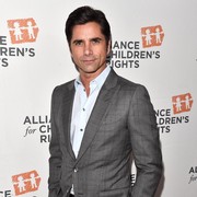 John Stamos Akui Pernah Alami Pelecehan Seksual di Masa Kecil oleh Pengasuh