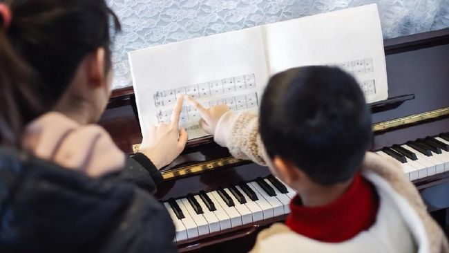 Studi mengungkap bahwa anak yang belajar piano tak hanya peka terhadap suara, tapi juga bahasa.