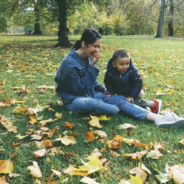 <p>Walau sibuk modeling dan akting, Laura selalu menyempatkan diri untuk quality time bareng Owen nih. (Foto: Instagram/laurabas)</p>
