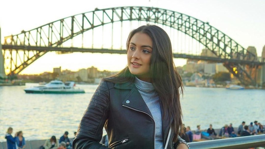 Amanda Rawles kagum dengan cerita di film Ranah 3 Warna.