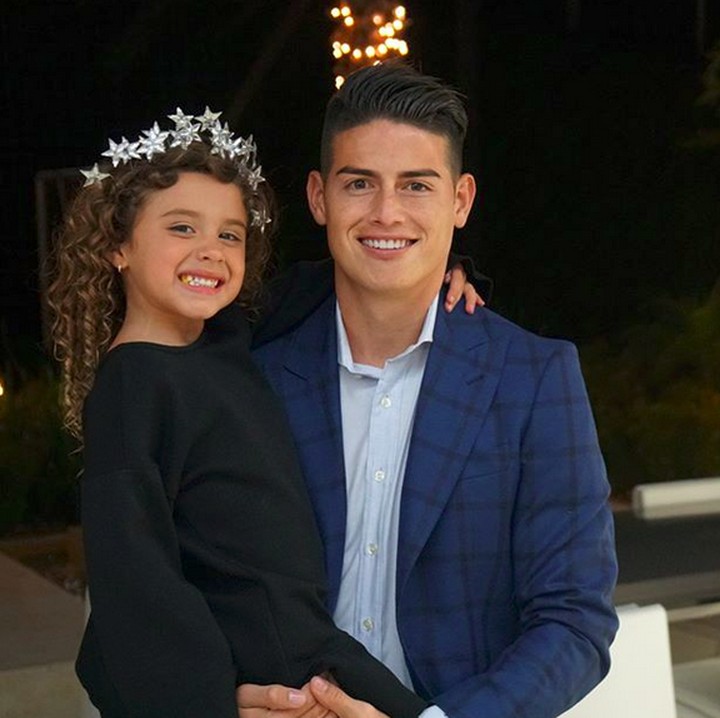 <p>Lihat, Bun, mirip nggak Salome dan ayahnya? (Foto: Instagram/ @jamesrodriguez10)</p>