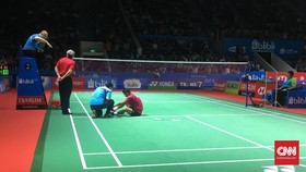 Melawan Cedera, Tommy Sugiarto Tetap Lolos ke Perempat Final