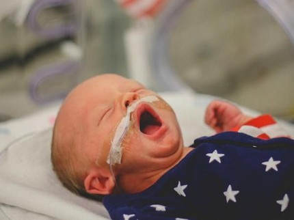 Imut Banget, Bayi-bayi di NICU Ikut Rayakan Hari Kemerdekaan AS